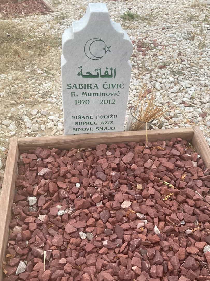 Sabira Civic's grave. Photo 1