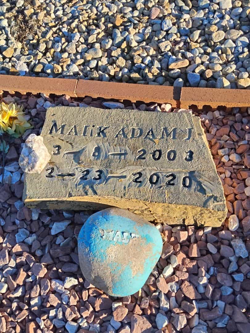 Malik Adam Junior's grave. Photo 1