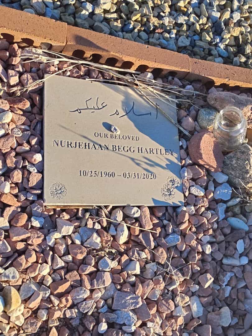 Nurjehaan Begg Hartley's grave. Photo 1