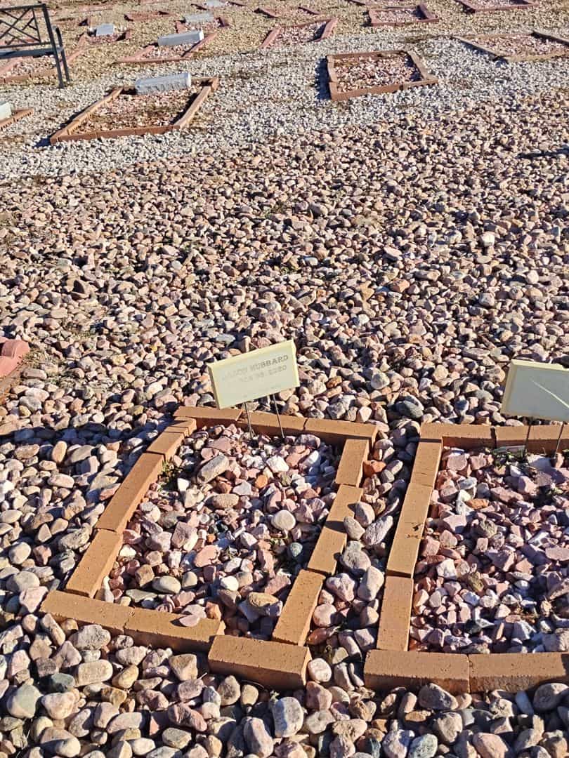 Jason Hubbard's grave. Photo 2