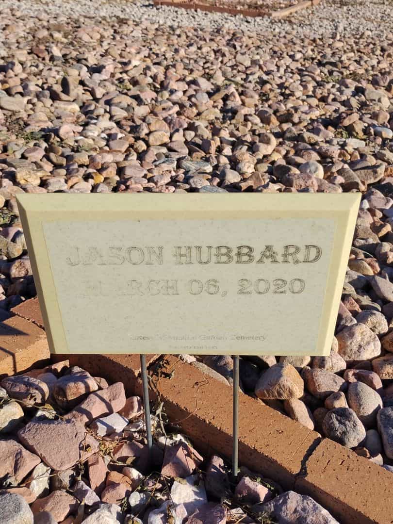 Jason Hubbard's grave. Photo 1