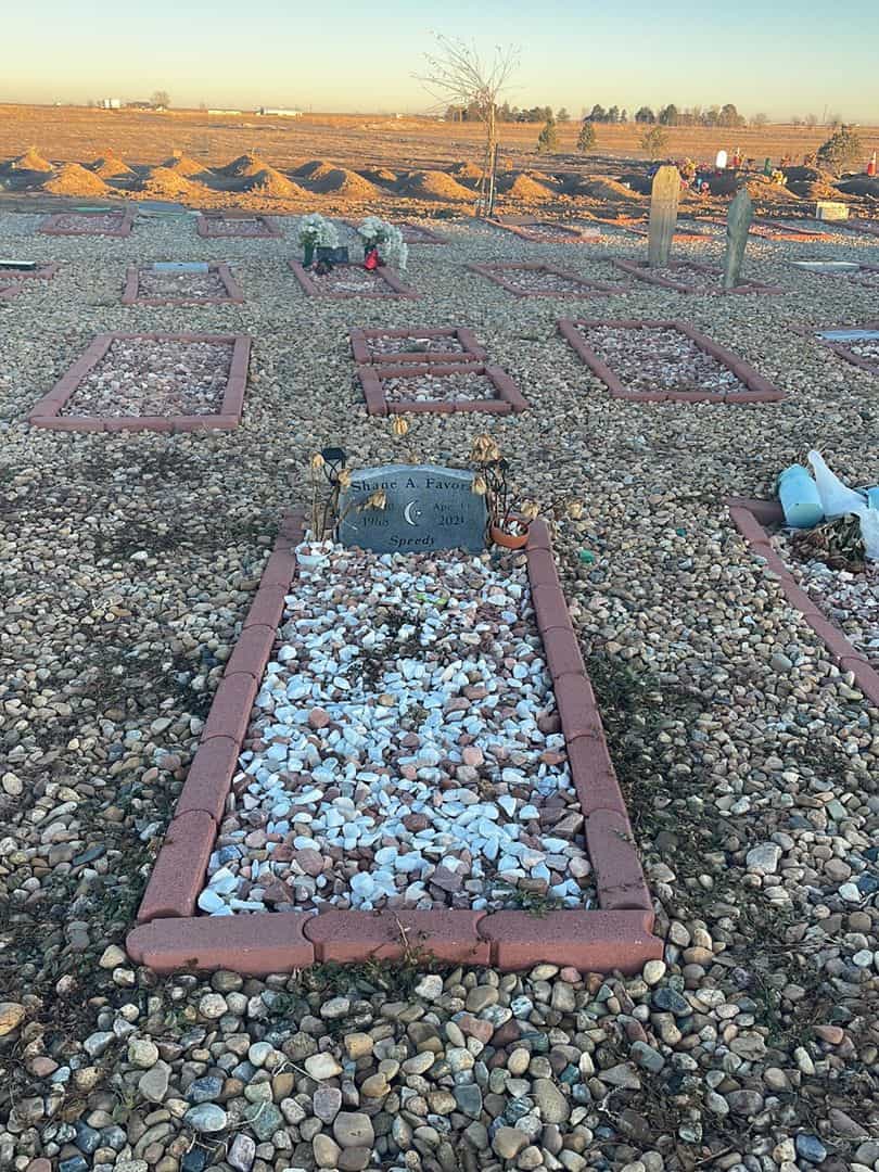 Shane A. Favors's grave. Photo 2