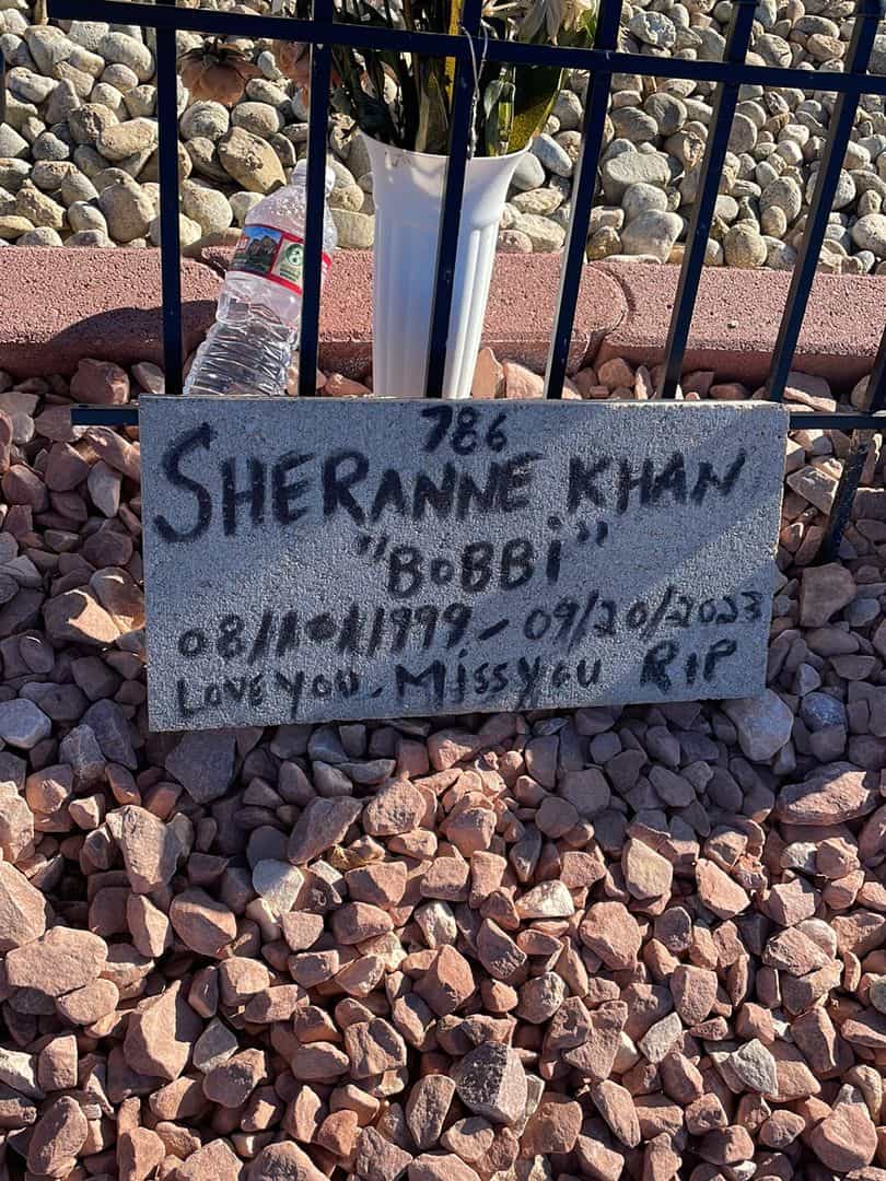 Sheranne "Bobbi" Khan's grave. Photo 1