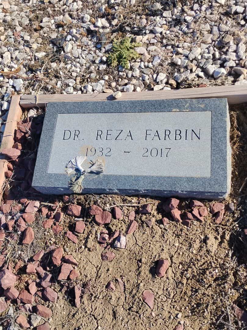 Doctor Reza Farbin's grave. Photo 1