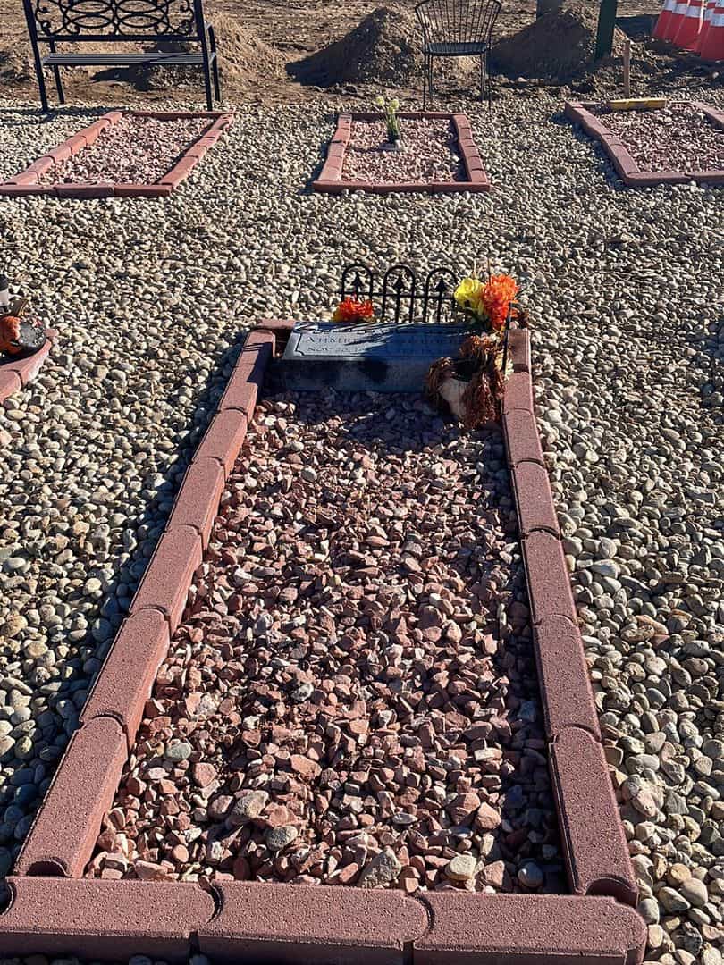 Ahmed Zainuldeen's grave. Photo 2