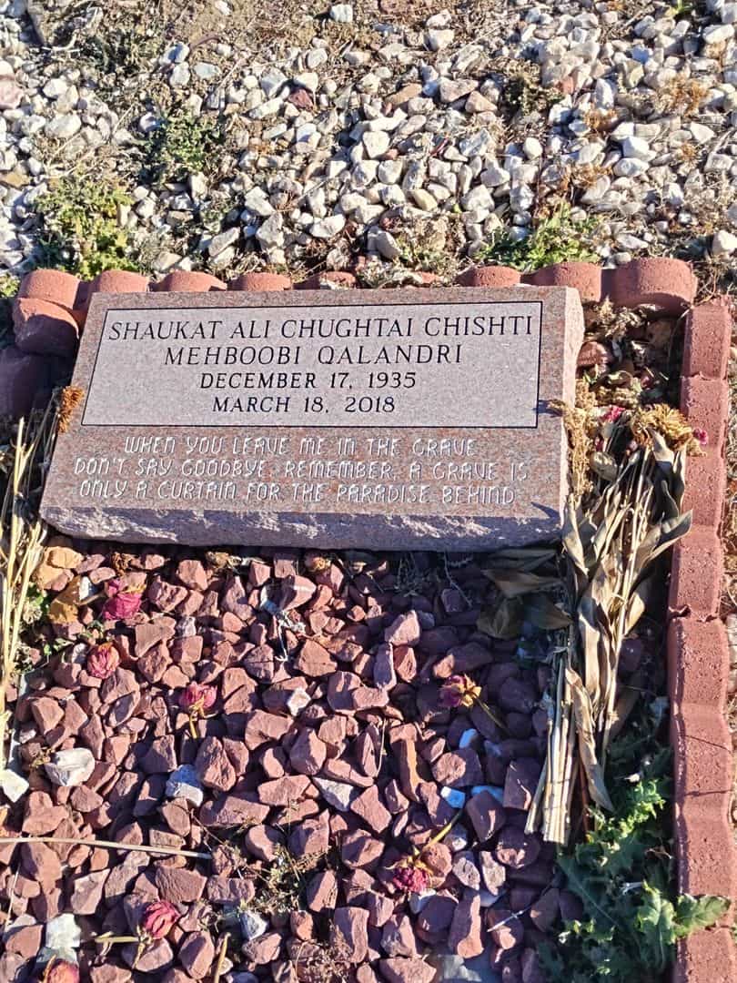 Shaukat Ali Chughtai Chishti Mehboobi Qalandri's grave. Photo 1