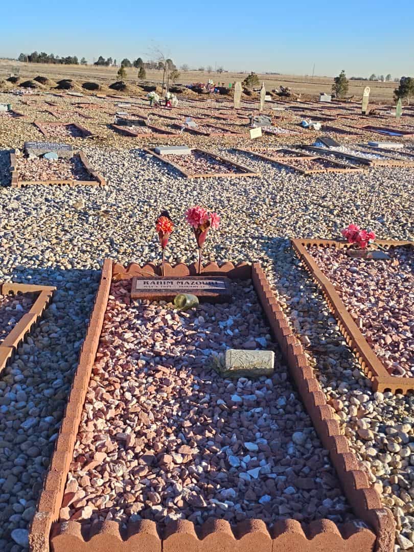 Rahim Mazouri's grave. Photo 2