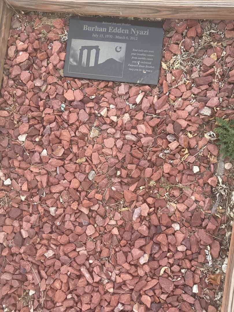 Burhan Edden Nyazi's grave. Photo 1