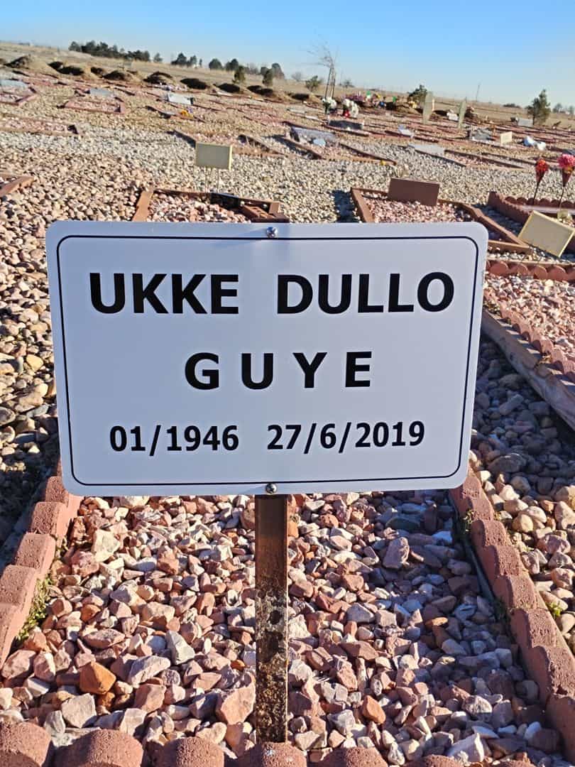 Ukke Dullo Guye's grave. Photo 1