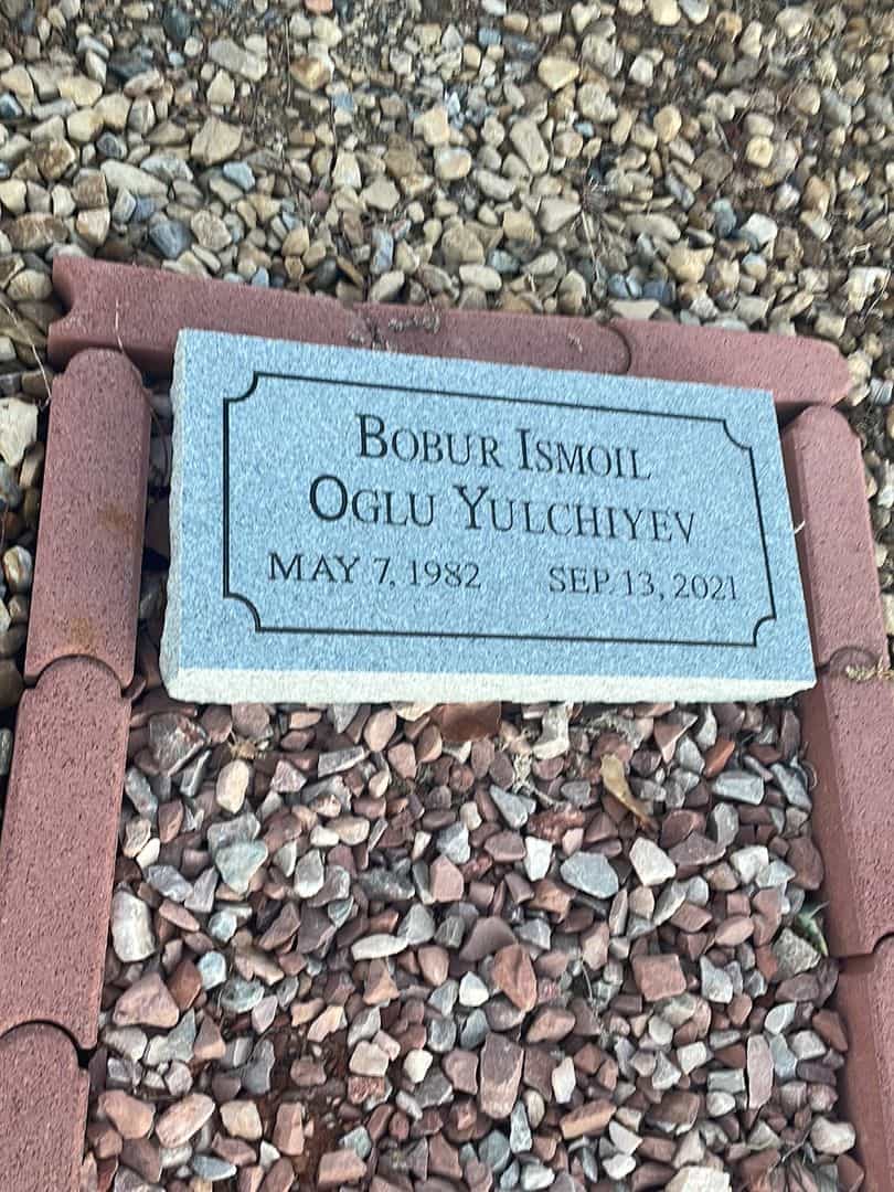 Bobur Ismoil Oglu Yulchiyev's grave. Photo 1