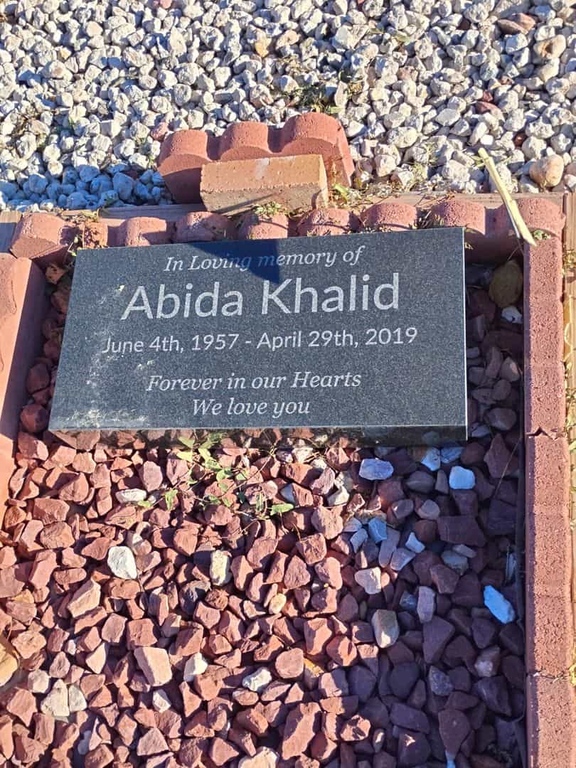 Abida Khalid's grave. Photo 1