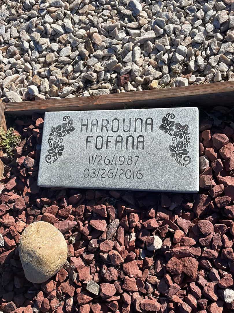 Harouna Fofana's grave. Photo 1