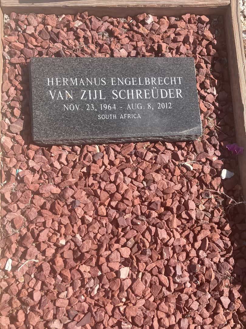 Hermanus Engelbrecht Van Zijl Schreuder's grave. Photo 1