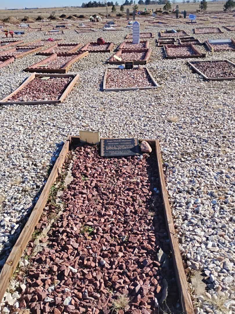 Raga Mahdi Mansour's grave. Photo 2