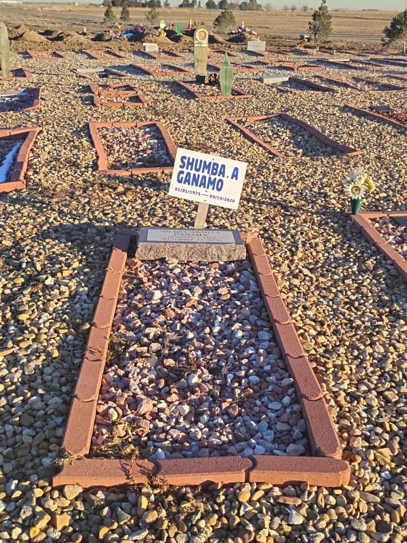 Shumba Abdalla Ganama's grave. Photo 2