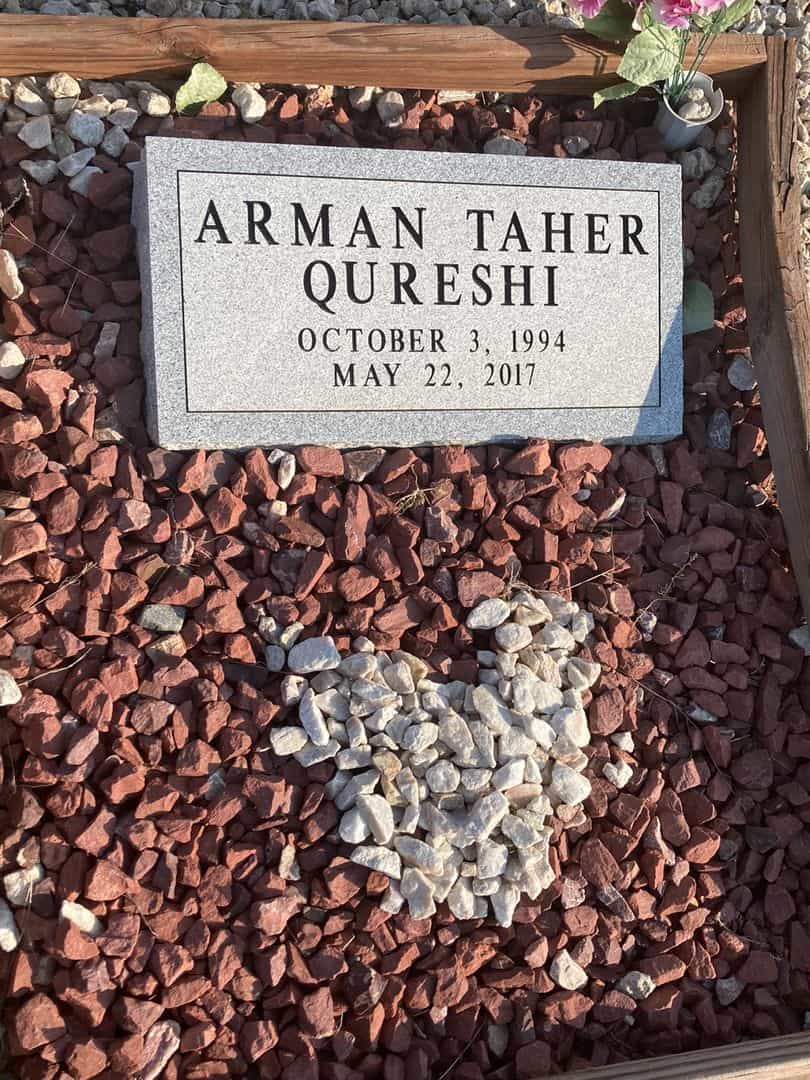 Arman Taher Qureshi's grave. Photo 1