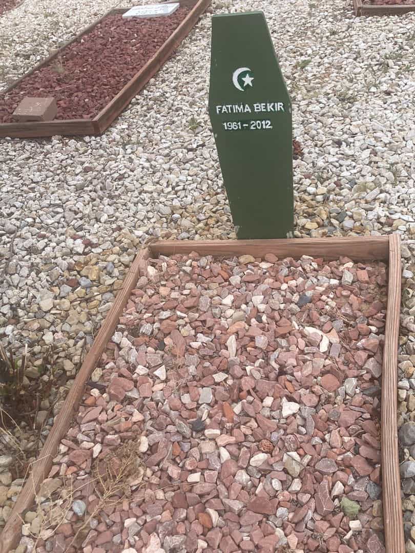 Fatima Bekir's grave. Photo 1