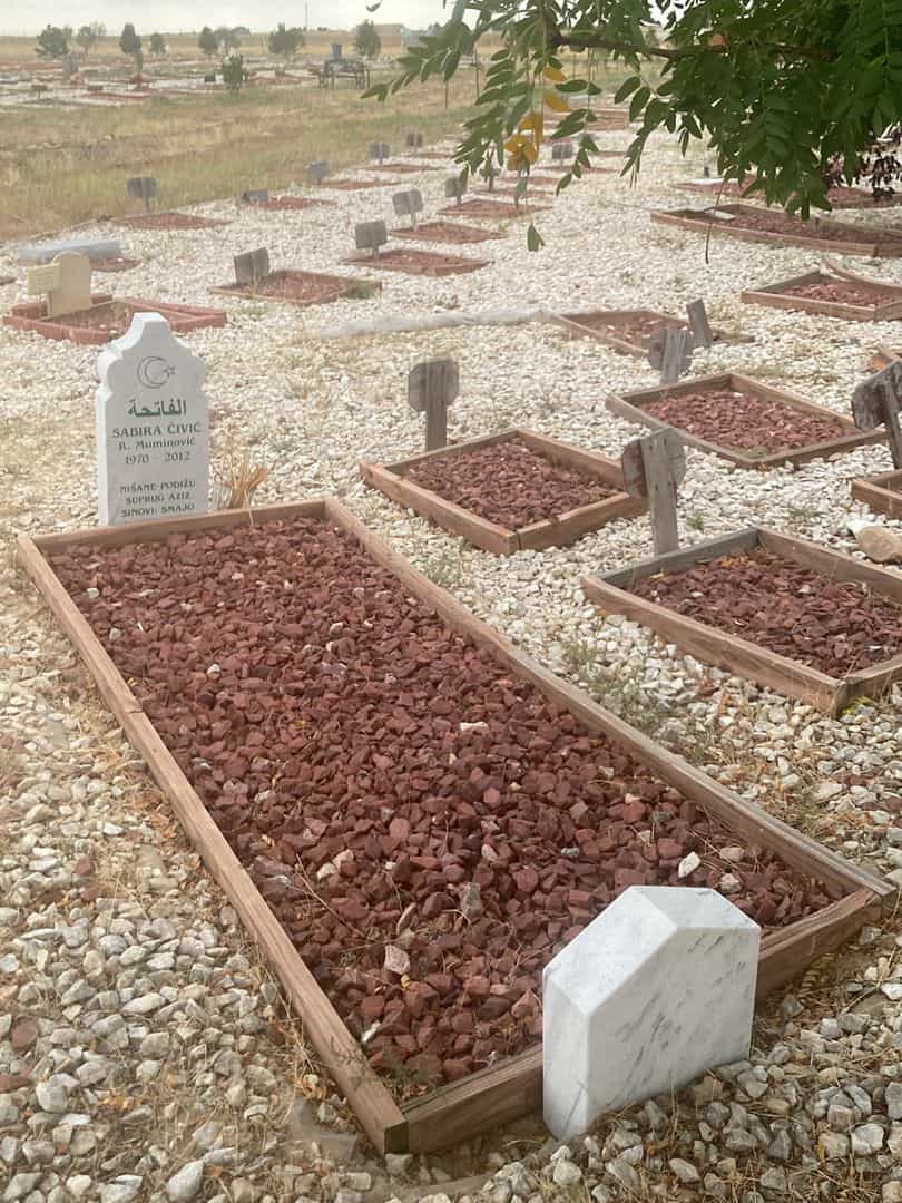 Sabira Civic's grave. Photo 2